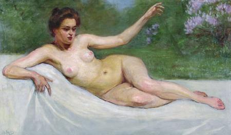  Femme nue allongee